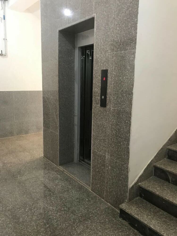 Apartamentos Al Qatal Building
