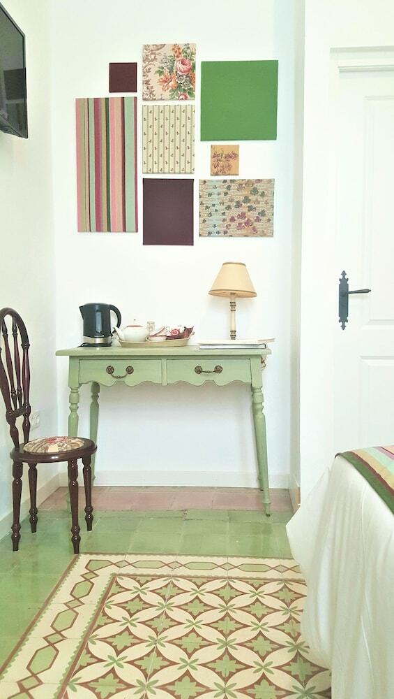 Hotel Los Canaritos Guest-house