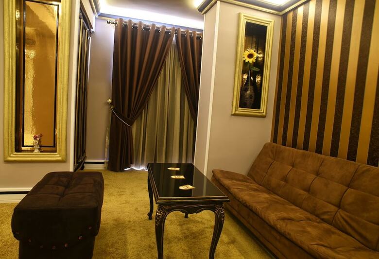 Hotel Hymetis Palace