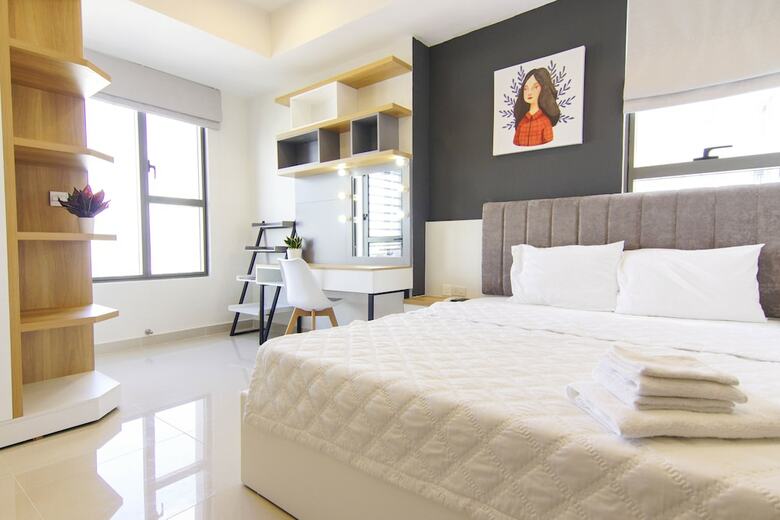 Rivergate Apartment
