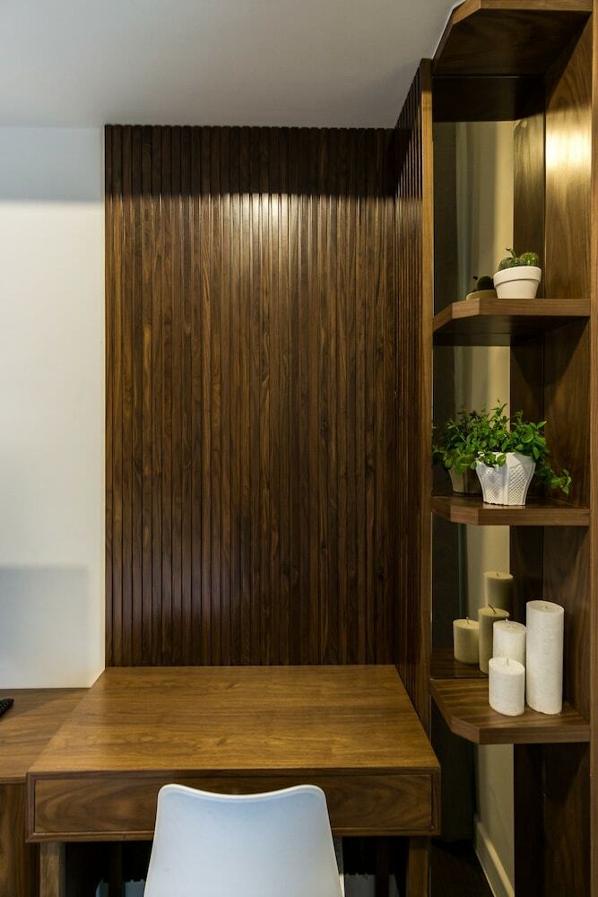 Rivergate Apartment