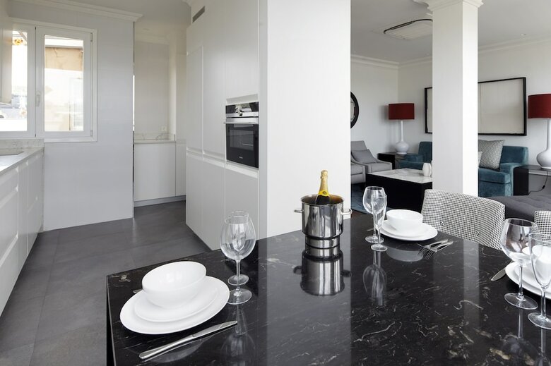 Playa de La Concha 7 Apartment By Feelfree Rentals