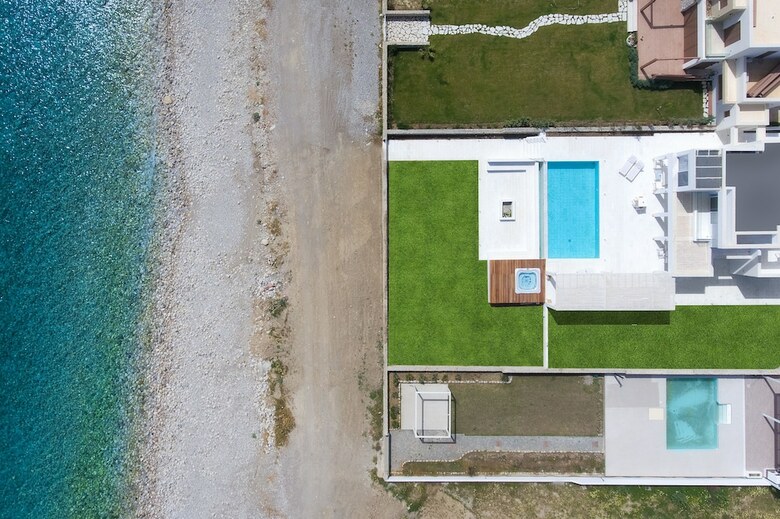 Maria & Nada Beachfront Villas
