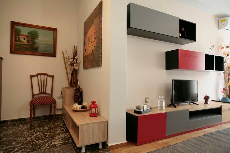 Apartamentos Comfy & Tasteful Central Apt ? 1' To Metro Station