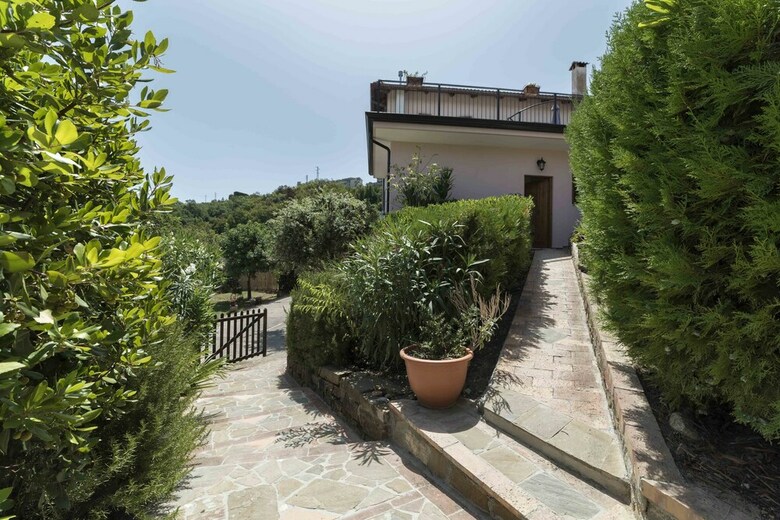 Albachiara Casa Di Campagna B&B