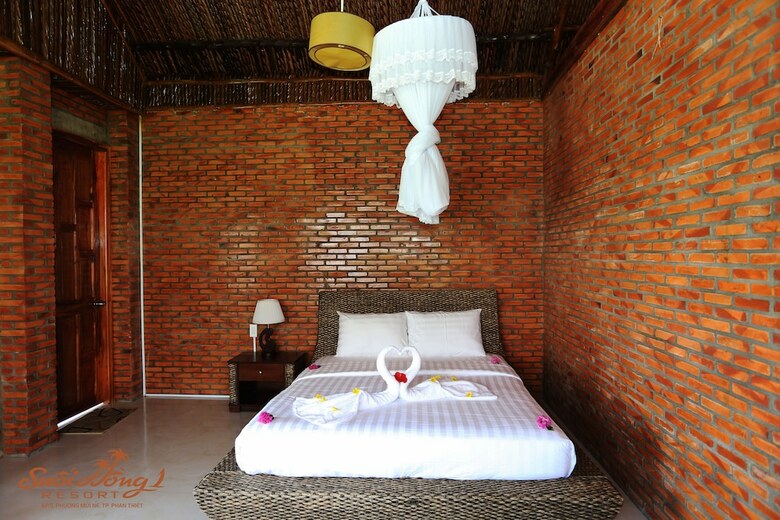 Hotel Suoi Hong Resort