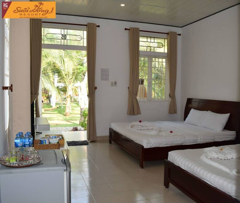 Hotel Suoi Hong Resort