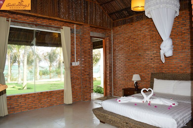 Hotel Suoi Hong Resort