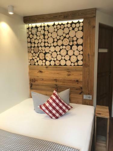 Hostal Gasthaus Schw�gele
