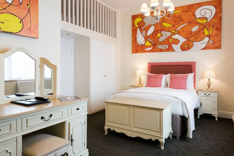 Bed & Breakfast The Old Fourpenny Shop Hotel