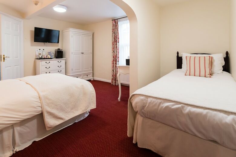 Bed & Breakfast The Old Fourpenny Shop Hotel