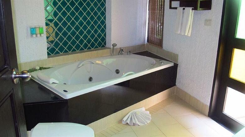 Hotel Peace Laguna Resort & Spa