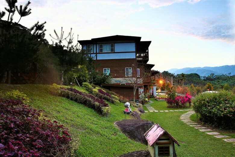 Hotel Sitou Flora's House B&B