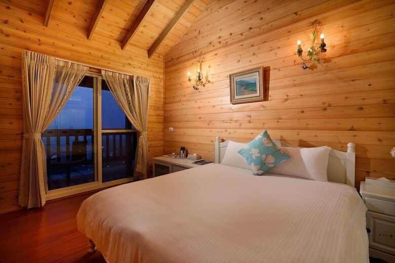 Hotel Sitou Flora's House B&B