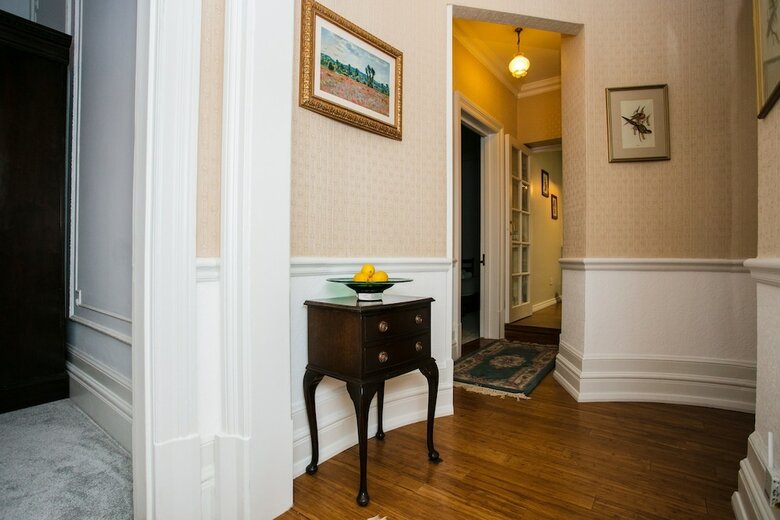 2 Bedroom Apartment In Westminister