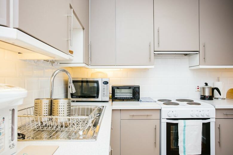 2 Bedroom Apartment In Westminister