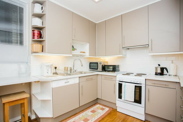 2 Bedroom Apartment In Westminister