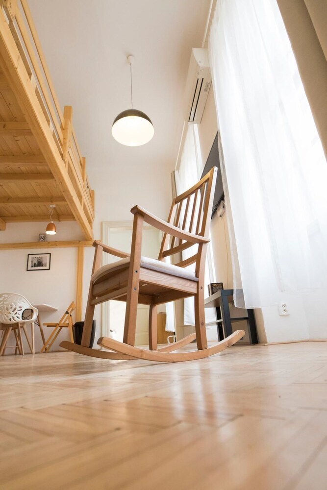 Wenceslas Apartment For 10 With AC