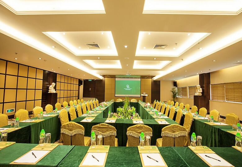 Relaxed Season Hotel Longcheng Branch
