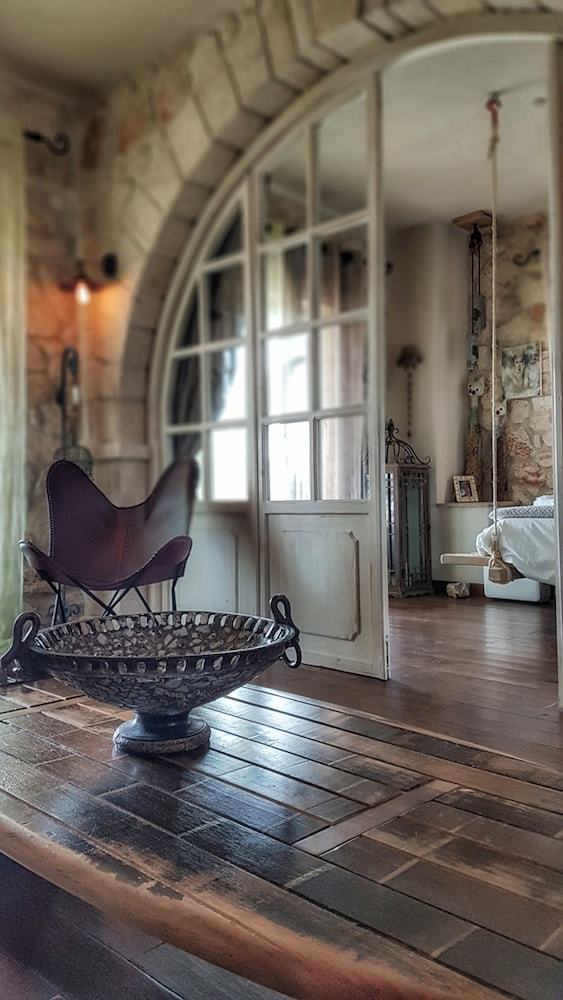 Villa Luxurious Stone House In Elani