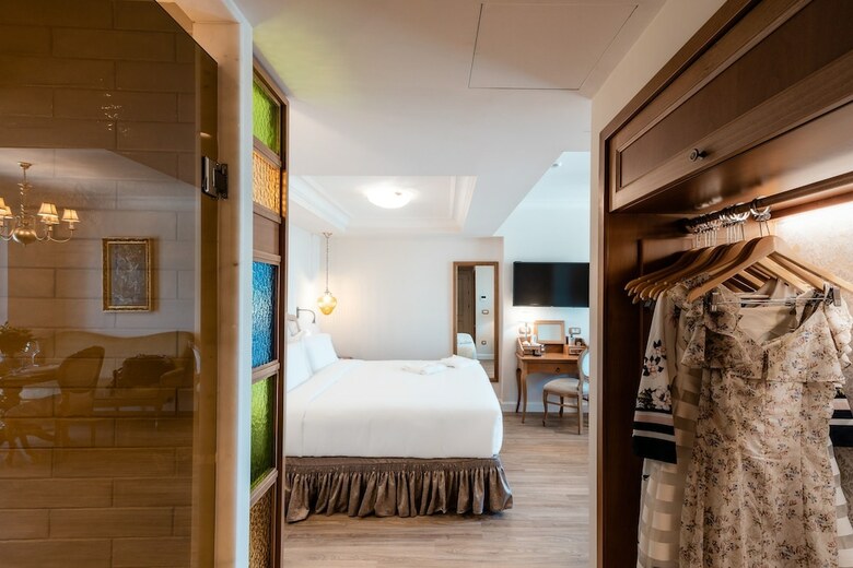 Hotel Legacy Gastro Suites