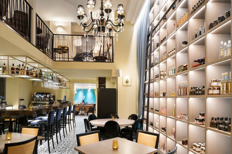 Hotel Legacy Gastro Suites