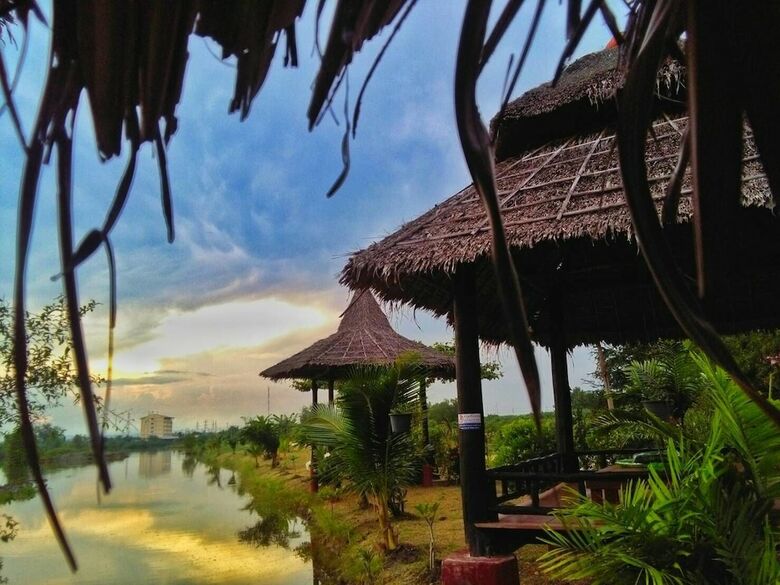 Hotel Saeng Tai Amphawa Resort
