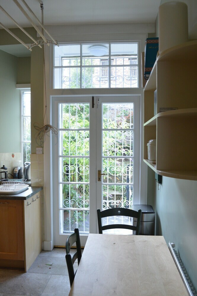 Apartamentos 2 Bedroom Georgian Flat In New Town
