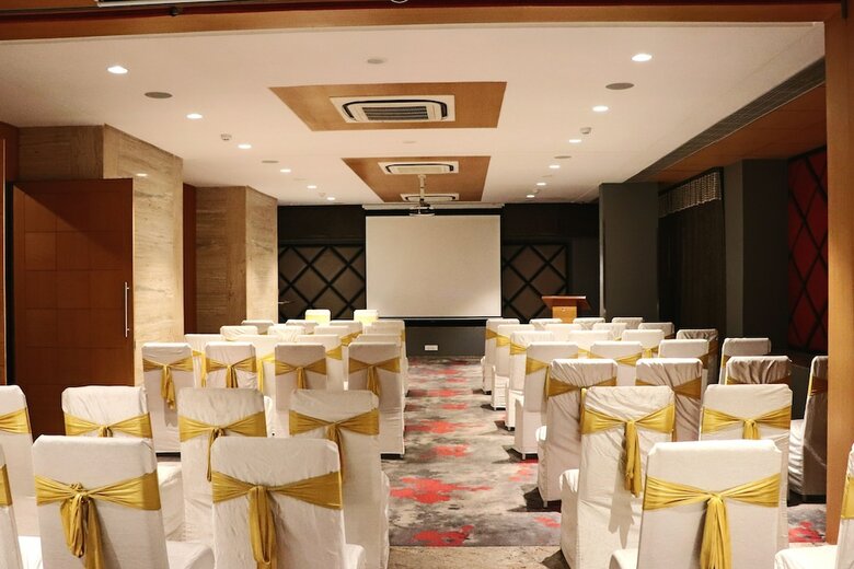 Hotel Crimson Park Shree Kanak Udaipur