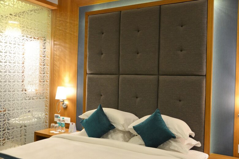Hotel Crimson Park Shree Kanak Udaipur