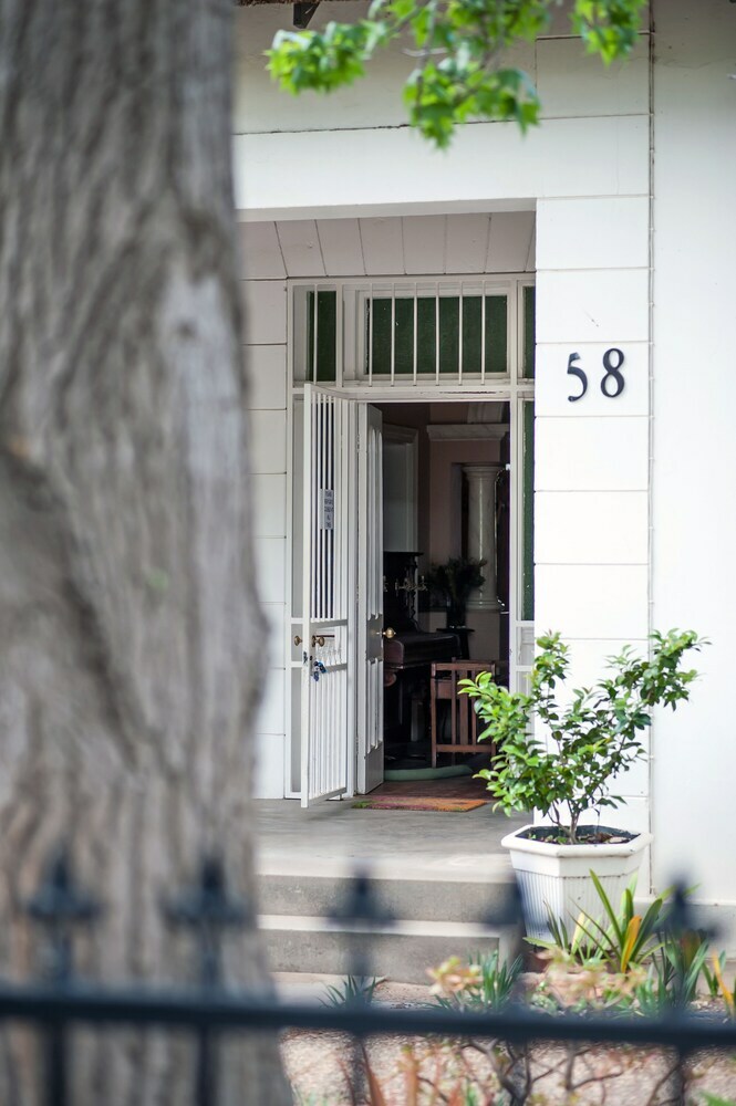 Hotel Petal's Place Guest House