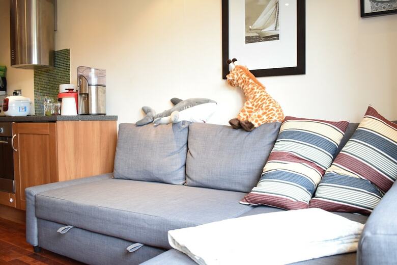 2 Bedroom Home In London