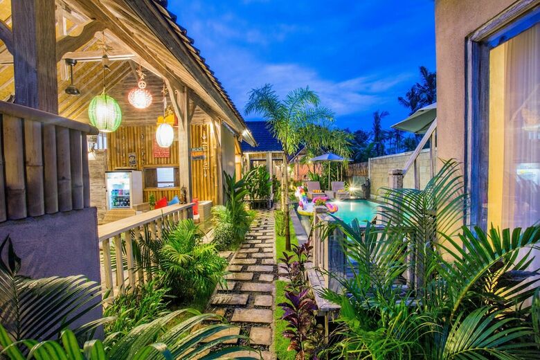 Hotel The Syron Huts Lembongan