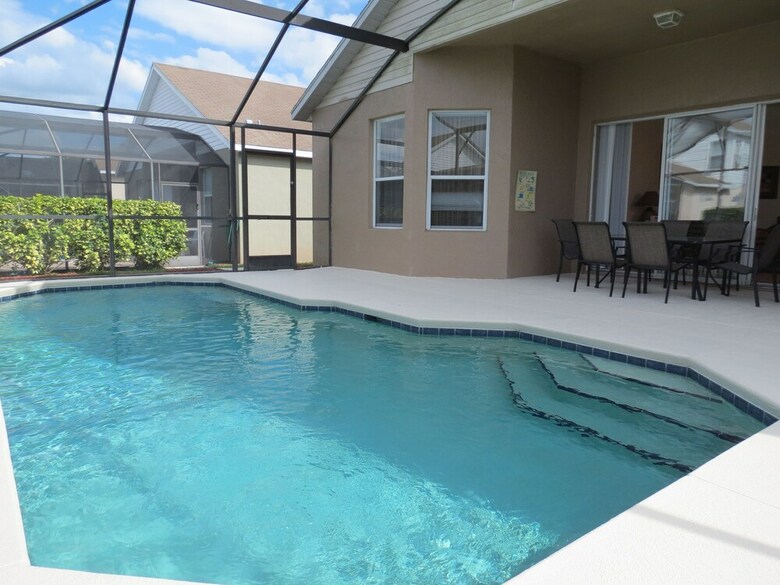 Davenport Area Pool Homes By Sunny Ovh