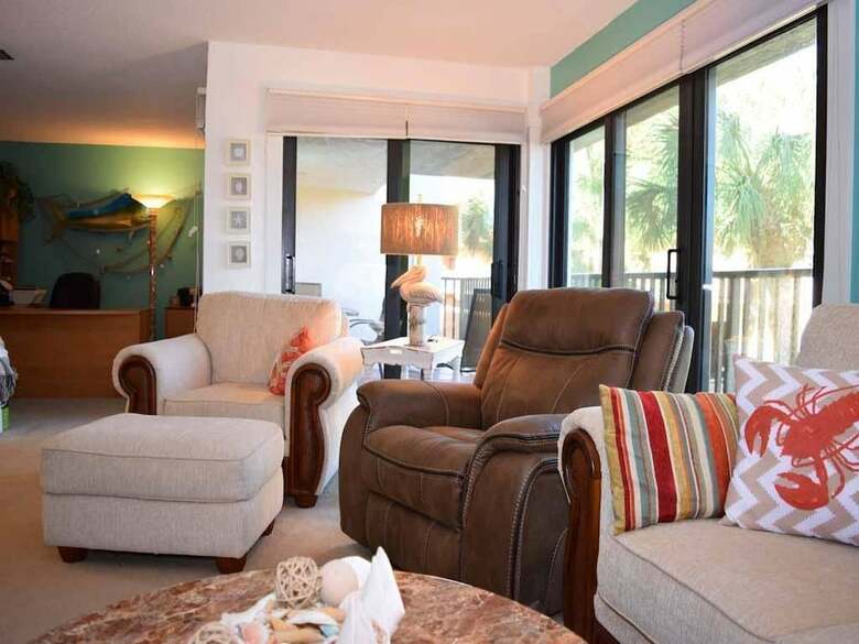 Waters Edge 102 N