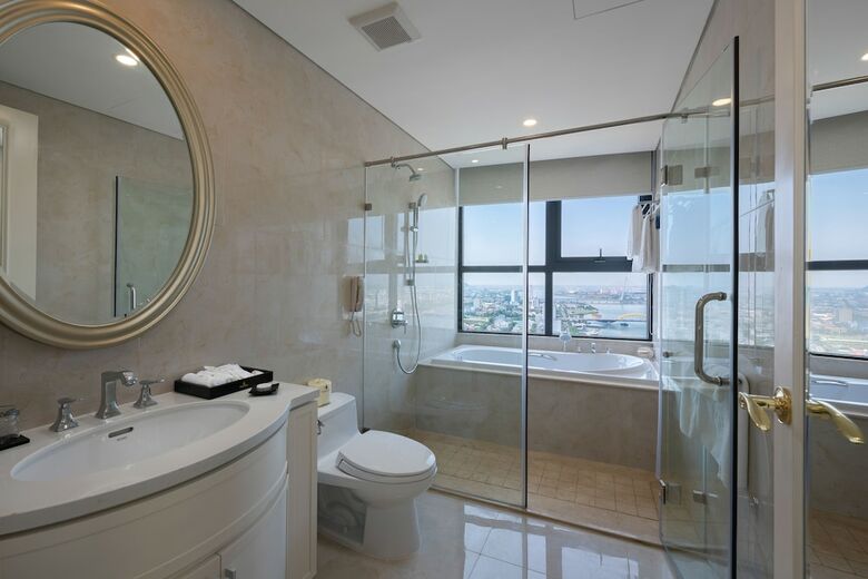 Hotel Vinpearl Condotel Riverfront Danang