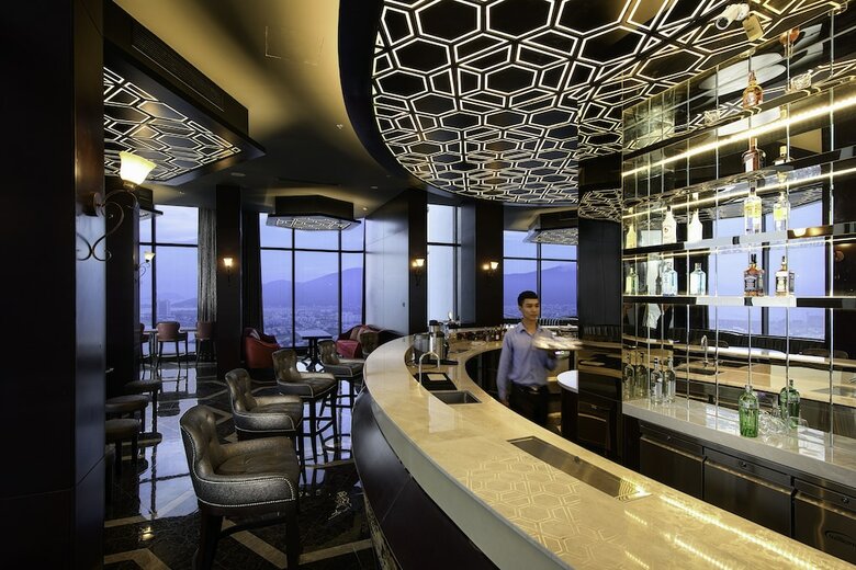 Hotel Vinpearl Condotel Riverfront Danang