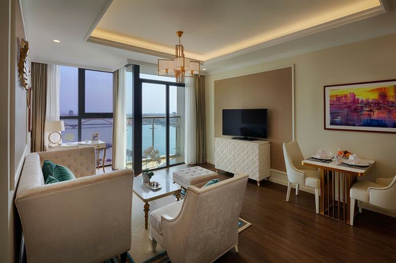 Hotel Vinpearl Condotel Riverfront Danang