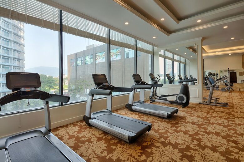 Hotel Vinpearl Condotel Riverfront Danang