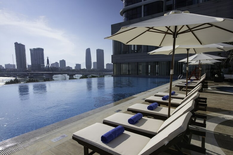 Hotel Vinpearl Condotel Riverfront Danang