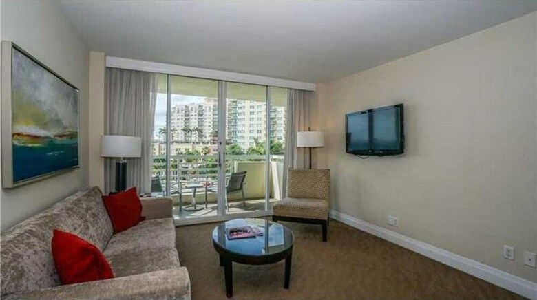 Beautiful Galleryone Condo 1-1 5th Floor