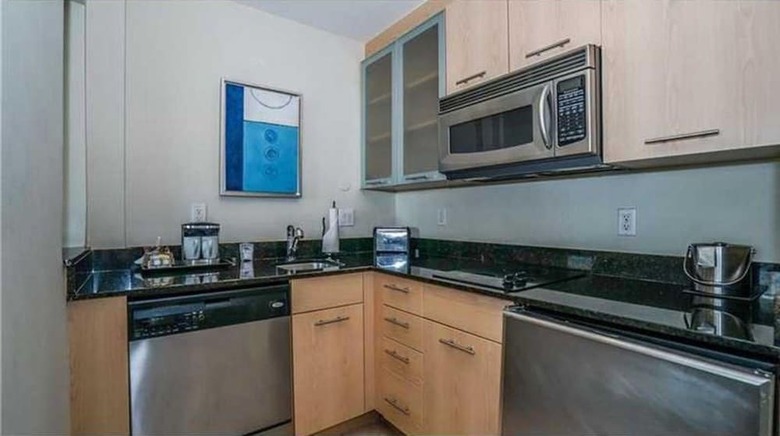 Beautiful Galleryone Condo 1-1 5th Floor