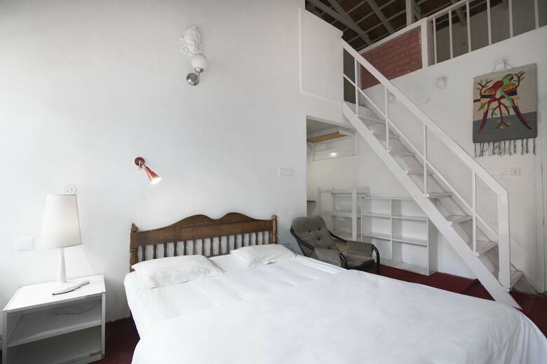 Hotel Guesthouser 1 Br Farmhouse C09a