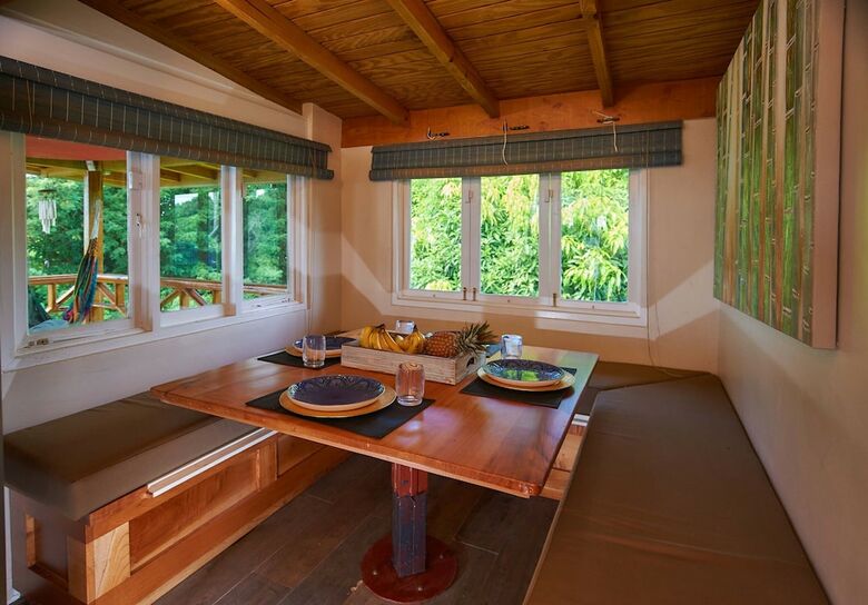Eagle's Base Villa & Cottage