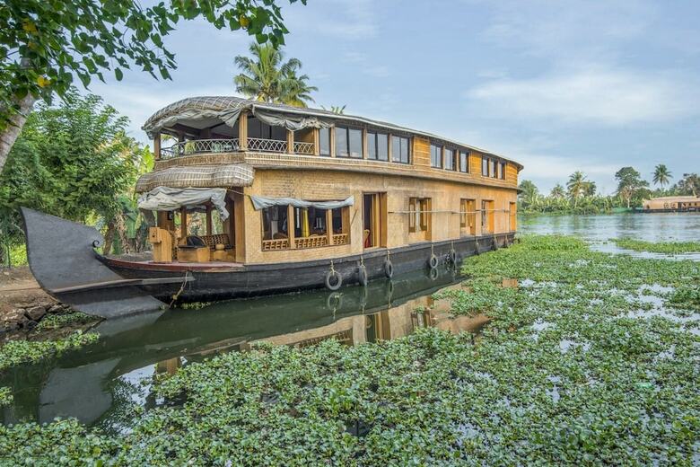 Guesthouser 3 Bhk Houseboat E567