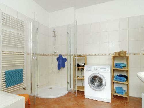 Modern Apartment In Furstenwalde With Private Garden