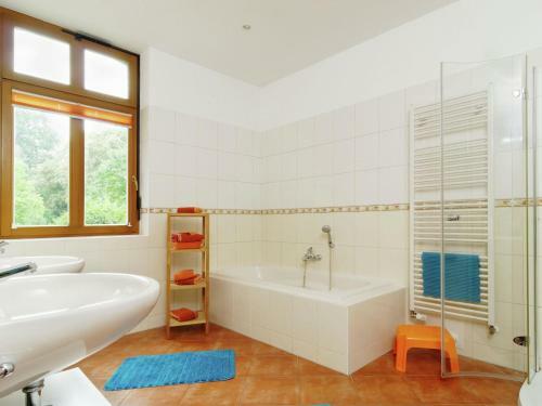 Modern Apartment In Furstenwalde With Private Garden