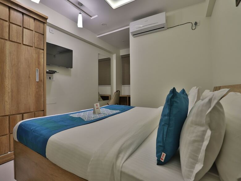 Oyo 12462 Hotel Shiv Inn