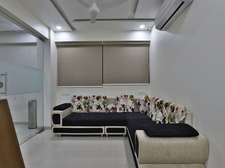 Oyo 12462 Hotel Shiv Inn