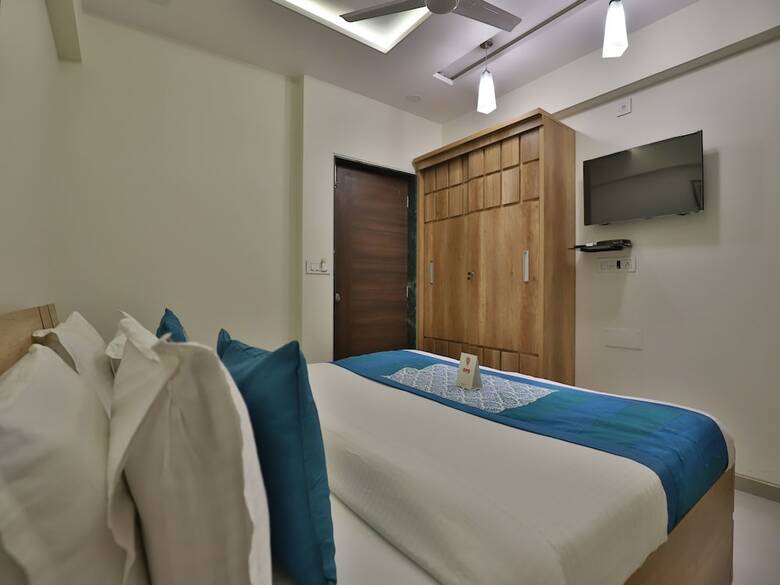 Oyo 12462 Hotel Shiv Inn